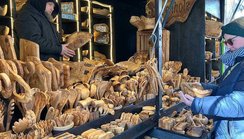 Um die 230 Kr&auml;merst&auml;nde locken die Menschen in die Stadt. Am Abend sind nicht alle mit dem Umsatz zufrieden.