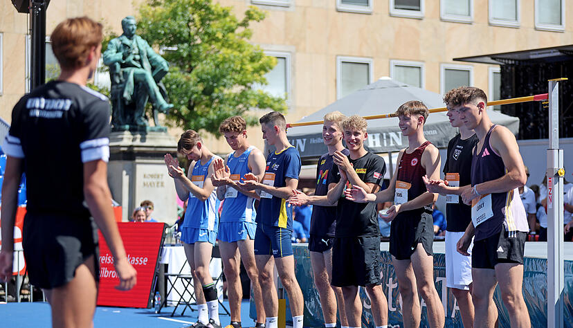 Der neue Belag in der Arena bietet perfekte Voraussetzungen für große Höhen.