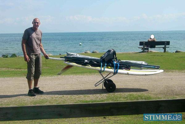 Uwe Mundlos, aufgenommen zwischen 2007 und 2011. Dieses Surfbrett wurde nach derzeitigen Erkenntnissen von Mundlos genutzt. Bisher ist bekannt, dass er dieses bei den Ostseeurlauben auf Fehmarn/Campingplatz «Wulfener Hals» nutzte.