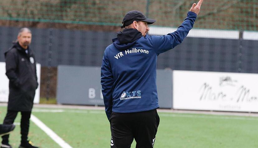 Trainer Manuel Fischer deutet an, wohin er im Jahr 2026 mit dem VfR Heilbronn will – nach oben. Doch dieser Weg wird kein leichter sein. Trainer Manuel Fischer deutet an, wohin er im Jahr 2026 mit dem VfR Heilbronn will – nach oben. Doch dieser Weg wird kein leichter sein.