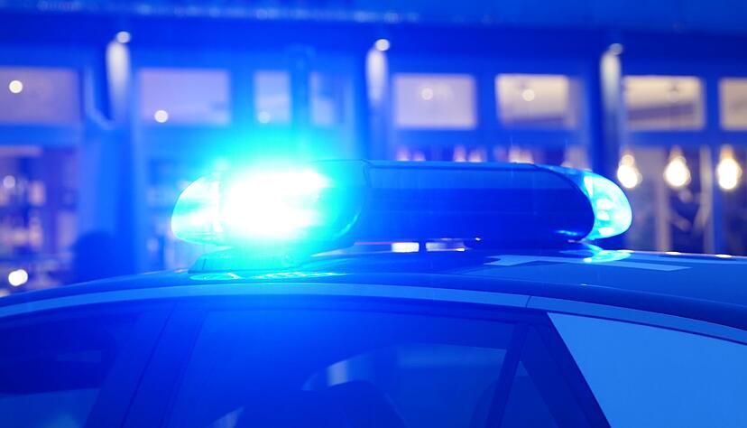 Die Kriminalpolizei hat die Ermittlungen übernommen. Die Kriminalpolizei hat die Ermittlungen übernommen.