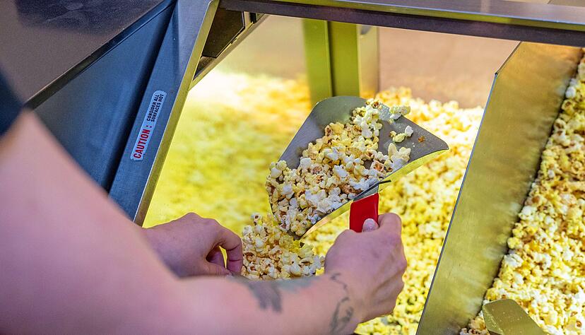 Popcorn ist im Kino eine wichtige Einnahmequelle. Im Cineplex in Neckarsulm soll es allerdings eklig sein. Popcorn ist im Kino eine wichtige Einnahmequelle. Im Cineplex in Neckarsulm soll es allerdings eklig sein.