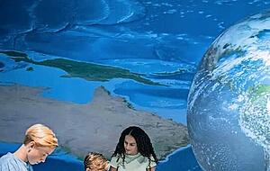 Exponate zum Ausprobieren: In der Ausstellung kommt keine Langeweile auf.