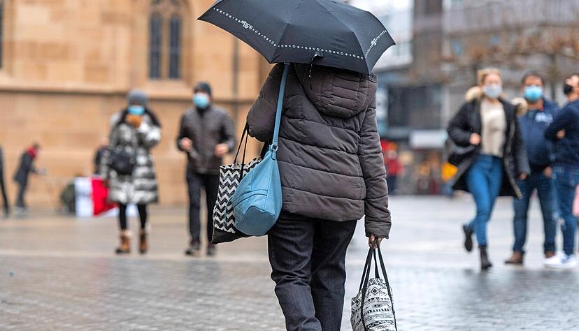 Die Händler der Innenstadt sollen nicht im Regen stehen. Das will die Stadt mit dem neuen Masterplan verhindern.
Foto: Archiv/Berger Die Händler der Innenstadt sollen nicht im Regen stehen. Das will die Stadt mit dem neuen Masterplan verhindern.
Foto: Archiv/Berger