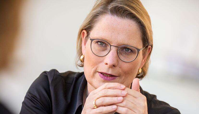 Bundesjustizministerin Stefanie Hubig (SPD) will h&auml;rtere Strafen f&uuml;r Vergewaltiger, die ihren Opfern K.-o.-Tropfen verabreicht haben. (Archivbild)