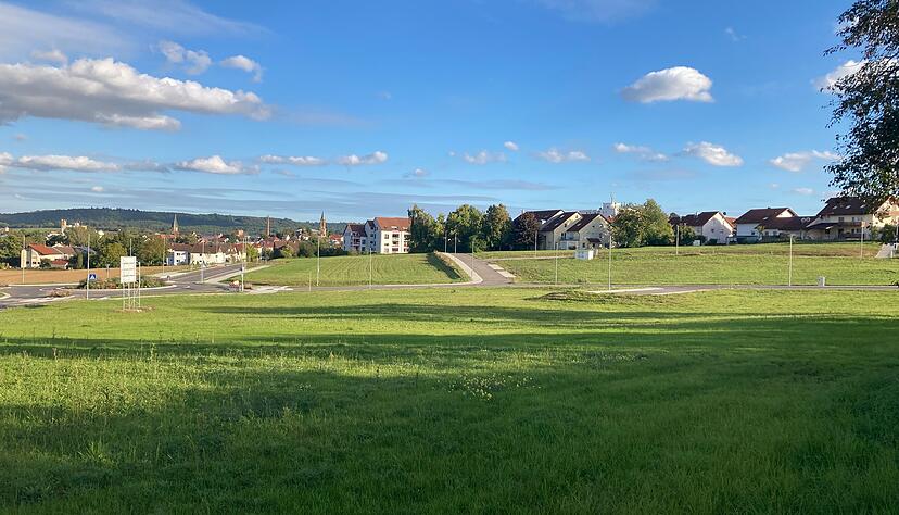 Im Eppinger Neubaugebiet Zylinderhof III sind die ersten Parzellen für Mehrfamilienhäuser verkauft. Nun sollen weitere Grundstücke für Einfamilienhäuser auf den Markt. Über den Quadratmeterpreis hat der Gemeinderat jüngst leidenschaftlich debattiert. Im Eppinger Neubaugebiet Zylinderhof III sind die ersten Parzellen für Mehrfamilienhäuser verkauft. Nun sollen weitere Grundstücke für Einfamilienhäuser auf den Markt. Über den Quadratmeterpreis hat der Gemeinderat jüngst leidenschaftlich debattiert.