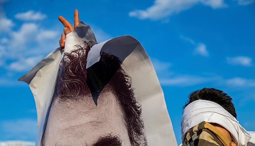 Wenige Tage nach dem Aufruf von Gründer Öcalan verkündet die PKK nun einen Waffenstillstand Wenige Tage nach dem Aufruf von Gründer Öcalan verkündet die PKK nun einen Waffenstillstand