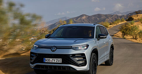 Der neue VW Tayron in Wolfsburg gebaut und soll die Lücke zwischen Tiguan und Touareg füllen. Der neue VW Tayron in Wolfsburg gebaut und soll die Lücke zwischen Tiguan und Touareg füllen.