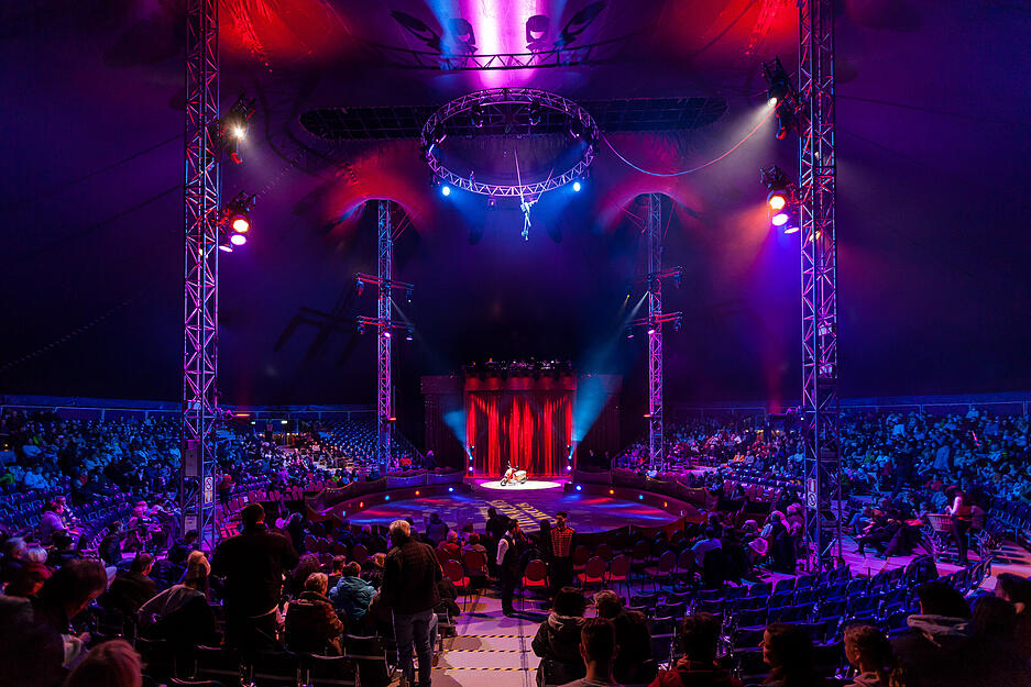 Premiere Weihnachtscircus Heilbronn