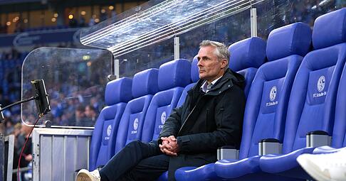 Wohl bald Geschichte: Kees van Wonderen als Schalke-Trainer.