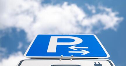 Schnell und günstig, flächendeckend, bequem und transparent: So soll das Ladenetz für Elektroautos einmal aussehen.