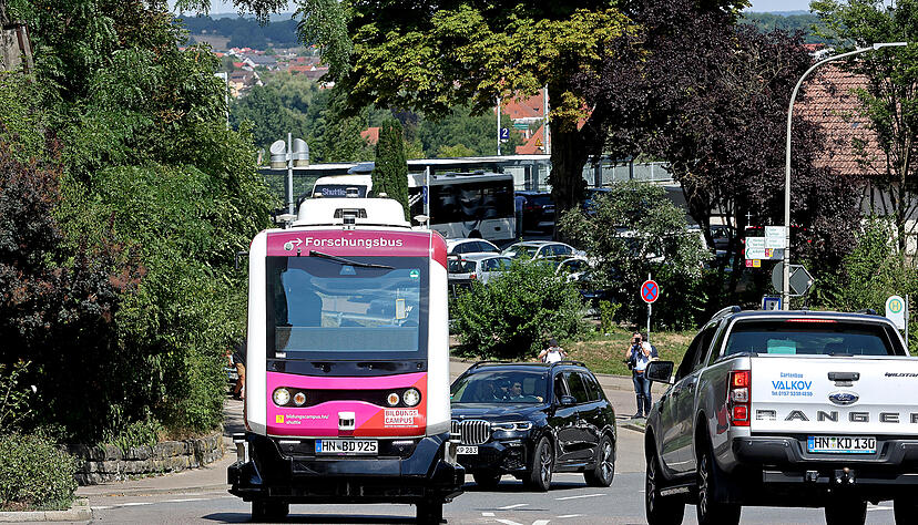 Erste bemannte Fahrt mit dem autonomen Busshuttle in Bad Wimpfen, vom Bahnhof bis zur LIDL-Zentrale