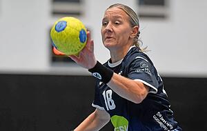 „Ich stelle sie dort auf, wo sie uns am meisten hilft“, sagt Stefan Krebs über Verena Breidert. Die gelernte Rechtsaußen spielte am Samstag im rechten Rückraum. „Ich stelle sie dort auf, wo sie uns am meisten hilft“, sagt Stefan Krebs über Verena Breidert. Die gelernte Rechtsaußen spielte am Samstag im rechten Rückraum.