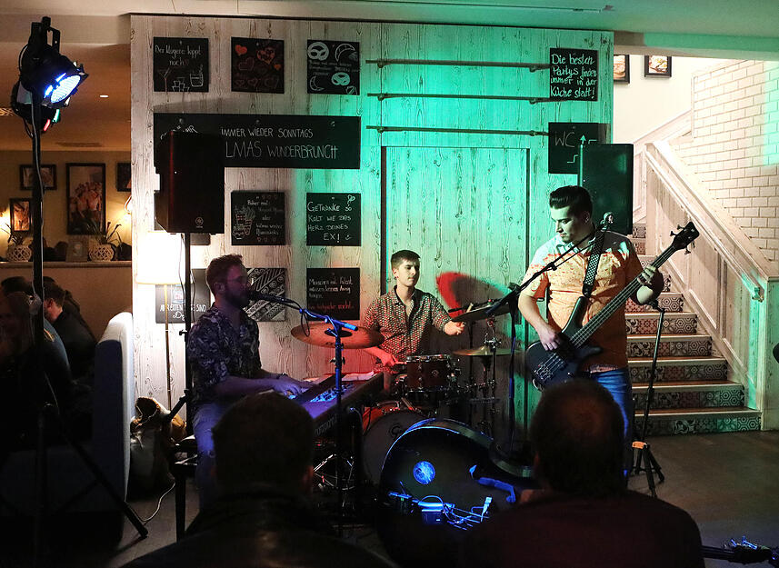 13 Bands und milde Temperaturen sorgten f&uuml;r gute Stimmung bei der Heilbronner Live-Nacht