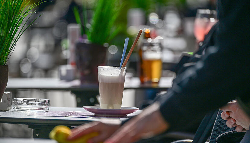 Die Au&szlig;engastronomie r&uuml;stet sich langsam f&uuml;r das Fr&uuml;hlingsgesch&auml;ft. W&auml;hrend der Fu&szlig;ball-WM d&uuml;rfen die Betriebe in Heilbronner l&auml;nger bewirten.