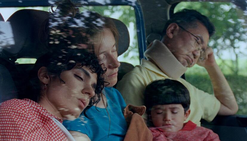 Es beginnt mit einer flüchtigen Bekanntschaft und wird zur gemeinsamen Reise: Eine Szenenaufnahme aus dem Film «Sehnsucht in Sangerhausen». Es beginnt mit einer flüchtigen Bekanntschaft und wird zur gemeinsamen Reise: Eine Szenenaufnahme aus dem Film «Sehnsucht in Sangerhausen».