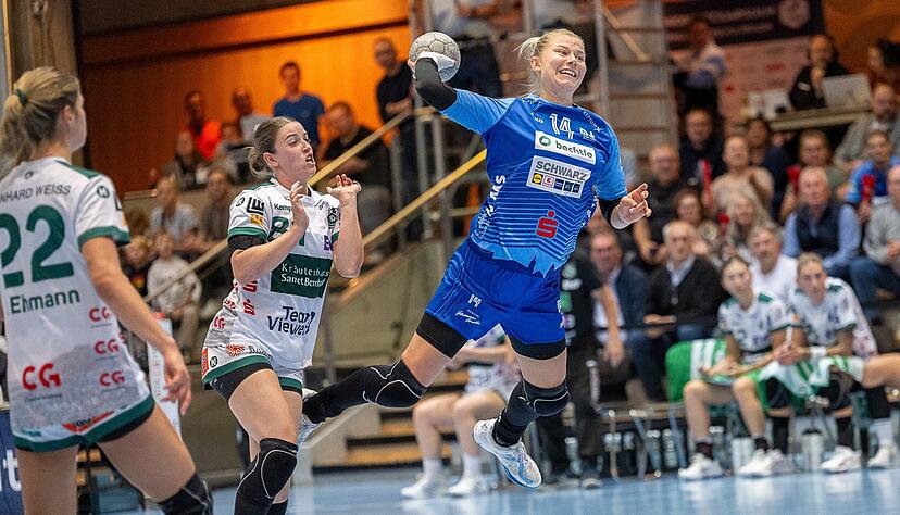 Acht Tore, eine Vorlage und eine fast 90-prozentige Trefferquote: „Sie hat vorne wirklich ein Riesen-Spiel gemacht“, sagte Trainer Thomas Zeitz über Kamila Kordovská. Die Tschechin machte im Zweitrunden-Duell mit Frisch Auf Göppingen sehr viel richtig.