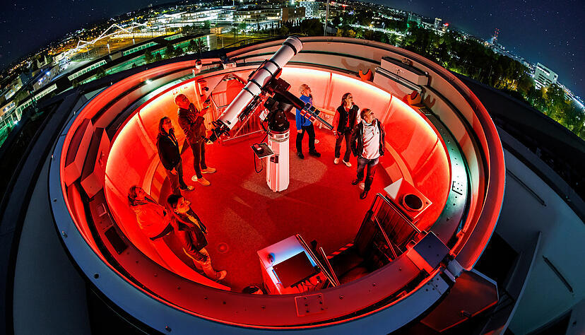 Die All-Sky-Kuppel der experimenta-Sternwarte erlaubt einen 360-Grad-Blick in den Nachthimmel.