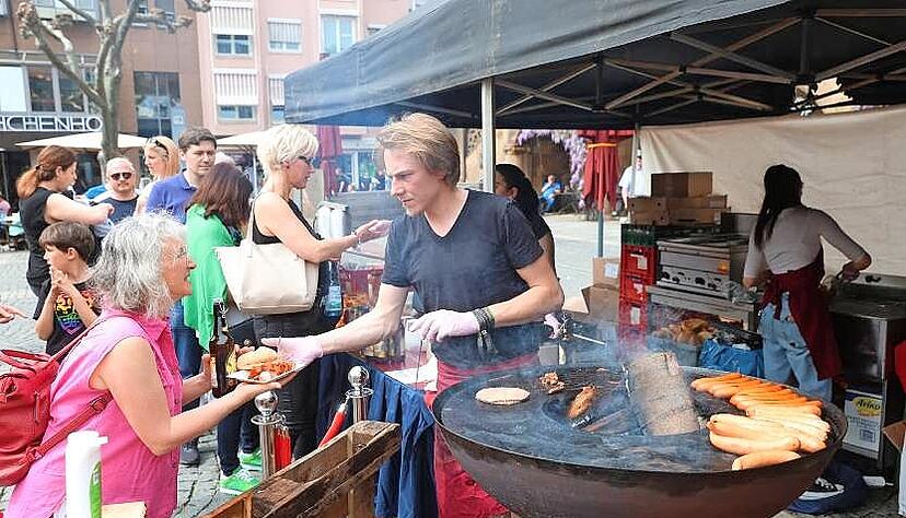 In der Stadt verteilt gab es ein großes Angebot an Streetfood.