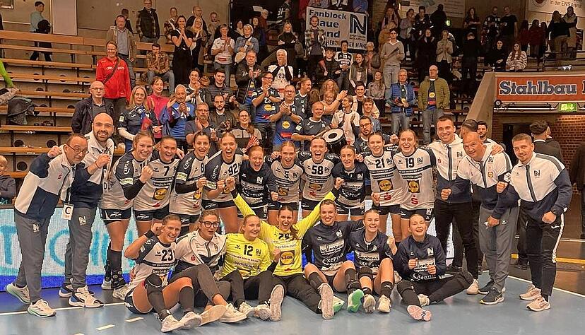 Spielerinnen, Trainerteam und Fans der Sport-Union Neckarsulm hatten am Sonntagnachmittag in Göppingen allen Grund zur Freude. Spielerinnen, Trainerteam und Fans der Sport-Union Neckarsulm hatten am Sonntagnachmittag in Göppingen allen Grund zur Freude.