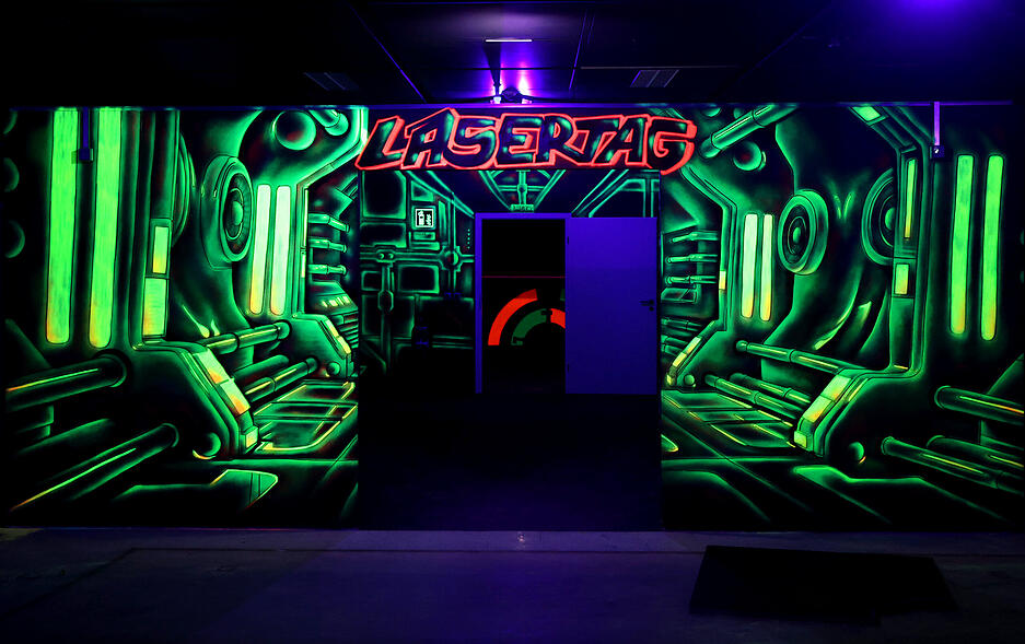 Farbenfrohe Wände und 3-D-Effekte schaffen eine immersive Erlebniswelt.