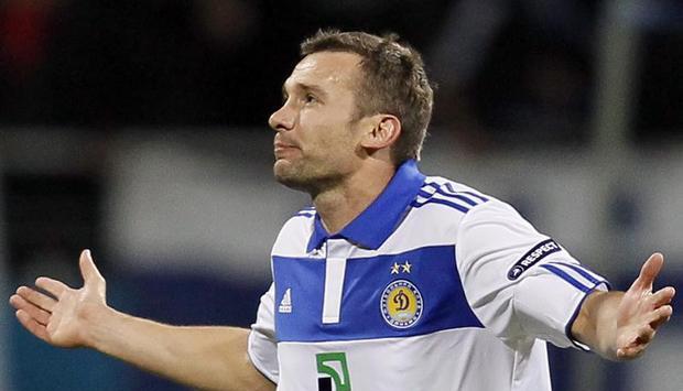 Kiews Star Andrej Schewtschenko hat sich den Kiefer gebrochen.