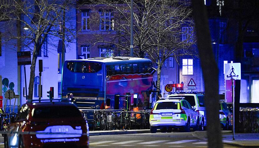 In der schwedischen Hauptstadt Stockholm hat es einen schweren Busunfall gegeben. In der schwedischen Hauptstadt Stockholm hat es einen schweren Busunfall gegeben.