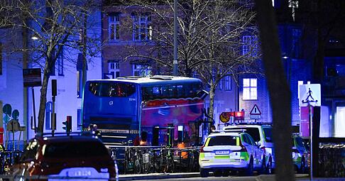 In der schwedischen Hauptstadt Stockholm hat es einen schweren Busunfall gegeben.