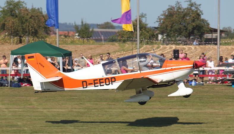 Das Kleinflugzeug wenige Stunden vor dem Absturz in Backnang-Heiningen (Rems-Murr-Kreis). Foto: Andreas Gugau