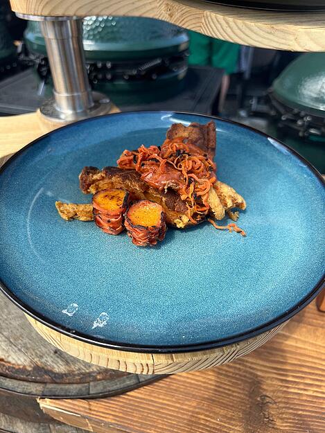 BBQ-WM in Stuttgart: Team um W&uuml;stenroter grillt um den Titel