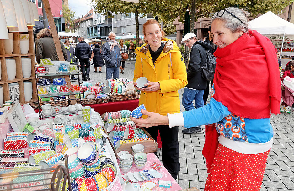 Sie alle bringen ihre liebevoll und handgemachten Einzelstücke mit in die Stadt. Sie alle bringen ihre liebevoll und handgemachten Einzelstücke mit in die Stadt.