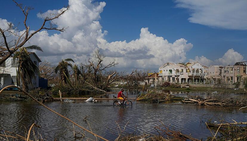 Rund 25.000 Touristen hielten sich nach Regierungsangaben zum Zeitpunkt des Durchzugs von Hurrikan &laquo;Melissa&raquo; auf Jamaika auf.