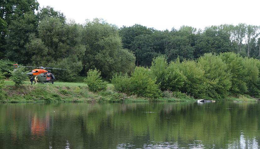 Rettungskräfte sind im Einsatz. Rettungskräfte sind im Einsatz.