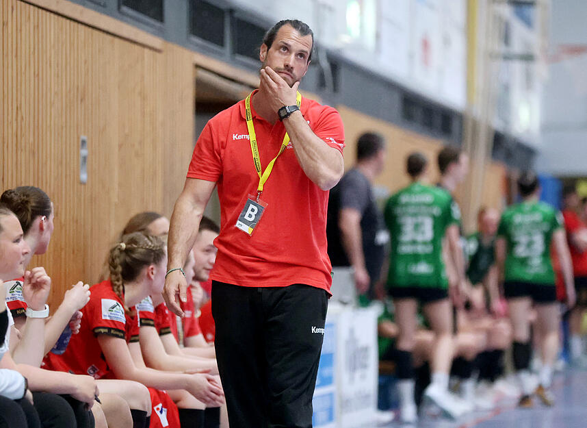 Handball 3. Liga Frauen, SG Schozach-Bottwartal gegen TSG Friesenheim, Trainer Michael Walter.