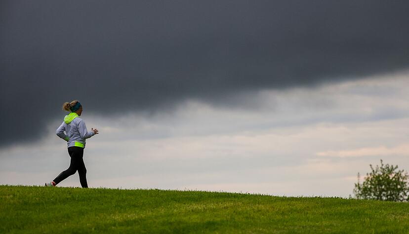 Wetterfeste Klamotten sollten bei Ausflügen ins Freie dabei sein. Wetterfeste Klamotten sollten bei Ausflügen ins Freie dabei sein.