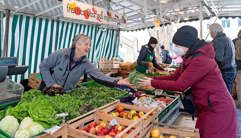 Die Diskussion um eine Markthalle in Heilbronn ist wieder einmal aufgeflammt. Marktbesucher und -beschicker stehen in einer nicht repräsentativen Umfrage unserer Zeitung einer solchen Einrichtung eher skeptisch gegenüber. Die Diskussion um eine Markthalle in Heilbronn ist wieder einmal aufgeflammt. Marktbesucher und -beschicker stehen in einer nicht repräsentativen Umfrage unserer Zeitung einer solchen Einrichtung eher skeptisch gegenüber.