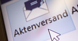 Die Einf&uuml;hrung der E-Akte in Baden-W&uuml;rttemberg sorgt f&uuml;r Kritik: Richterbund und Polizei berichten von technischen Problemen, w&auml;hrend Ministerien sich unwissend geben.