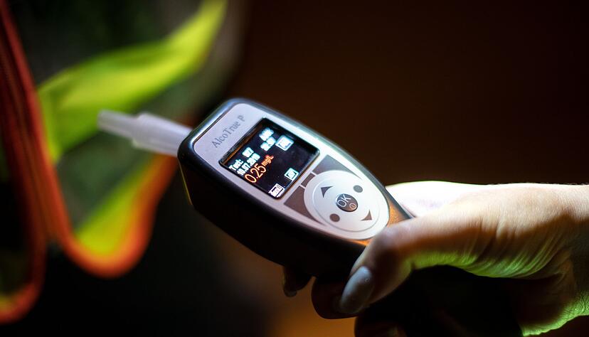 Beim offenbar noch betrunkeneren Beifahrer schaltete selbst das Messger&auml;t ab. (Archivbild)