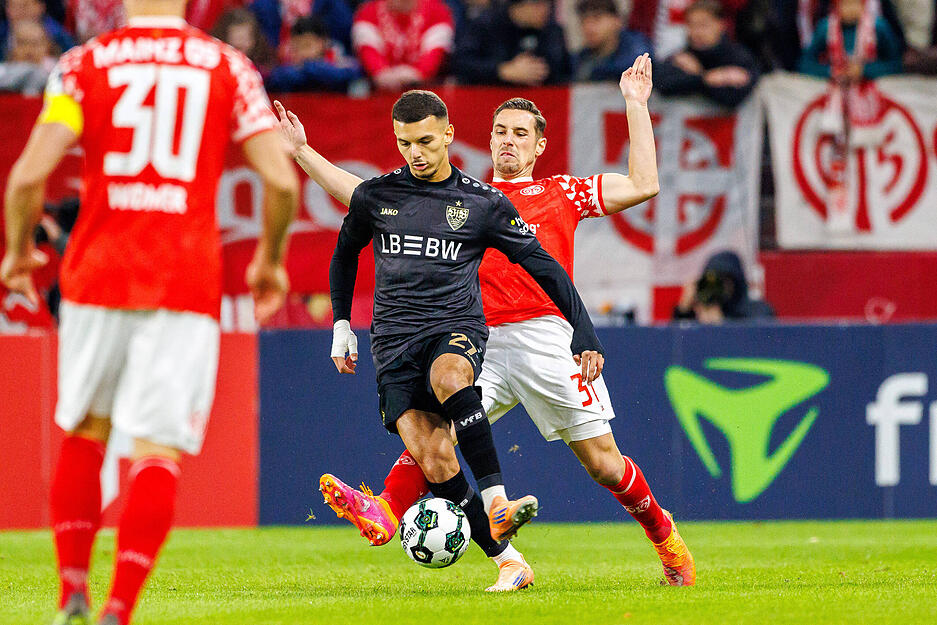 Badredine Bouanani: Auf der rechten Seite nicht ganz im Spiel. Bis zur Schlussphase nur drei Torschüsse, nur knapp 30 Ballkontakte. Ein Dribbling war nicht erfolgreich. Note: 4,5 Badredine Bouanani: Auf der rechten Seite nicht ganz im Spiel. Bis zur Schlussphase nur drei Torschüsse, nur knapp 30 Ballkontakte. Ein Dribbling war nicht erfolgreich. Note: 4,5