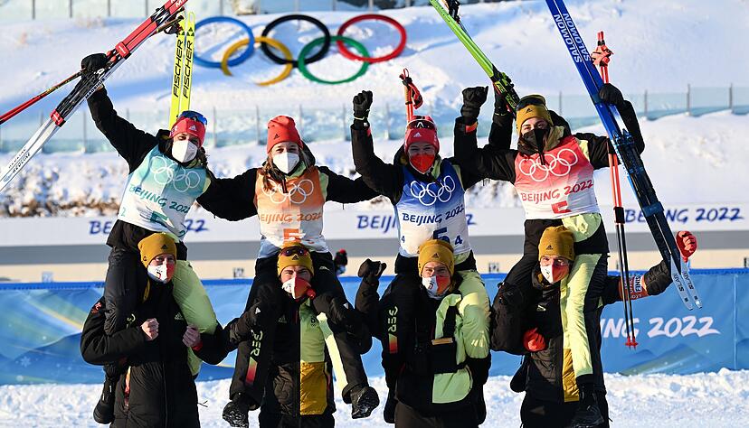 Ihre bisher einzige olympische Medaille hat Franziska Preu&szlig; (Zweite von links) 2022 in Peking mit Vanessa Hinz, Denise Herrmann und Vanessa Voigt gewonnen.