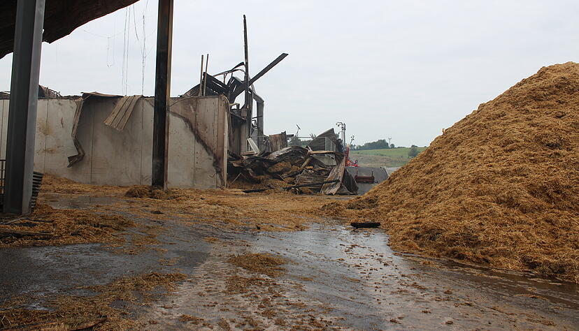 Bei dem Feuer entstand ein Sachschaden von mindestens dreieinhalb bis vier Millionen Euro. Foto: Heike Kinkopf Bei dem Feuer entstand ein Sachschaden von mindestens dreieinhalb bis vier Millionen Euro. Foto: Heike Kinkopf
