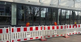 Noch ist nicht viel von "60 seconds to napoli" an der Neckarmeile zu erkennen. Lediglich "coming soon"-Plakate weisen Ende M&auml;rz auf die baldige Er&ouml;ffnung des Restaurants hin.