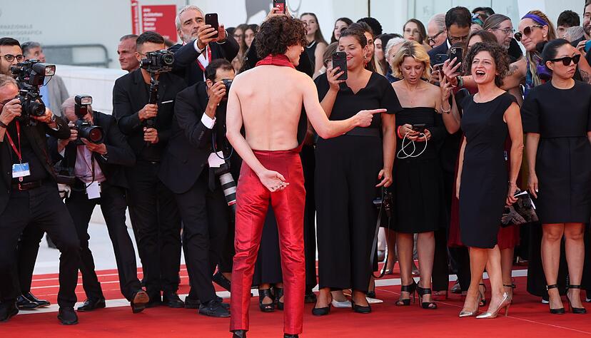 Der Schauspieler zeigte sich 2022 bei den Filmfestspielen in Venedig mit einem r&uuml;ckenfreien Outfit (Archivbild).