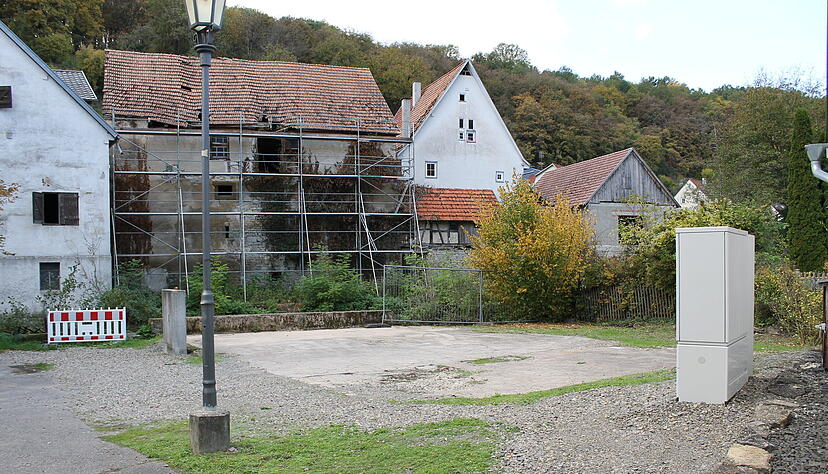 Der Platz am Widderner Backhaus könnte in Zukunft mit einer Bühne belebt werden.