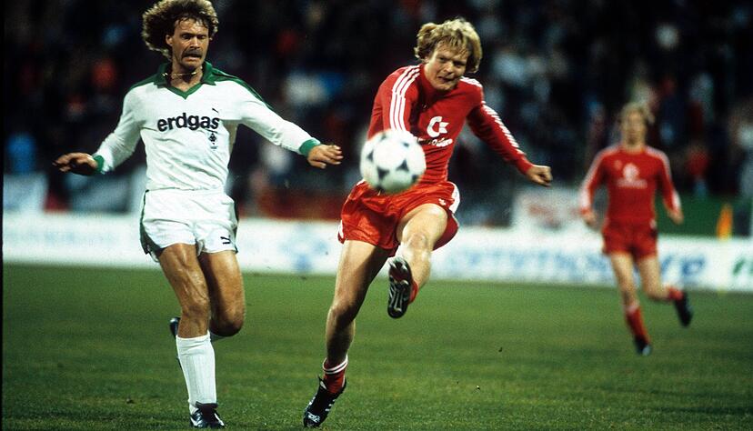 Mönchengladbach mit Norbert Ringels (links) gegen Bayern München um Sören Lerby (rechts) ist im Dezember 1984 die erste Live-Begegnung in der ARD. Mönchengladbach mit Norbert Ringels (links) gegen Bayern München um Sören Lerby (rechts) ist im Dezember 1984 die erste Live-Begegnung in der ARD.