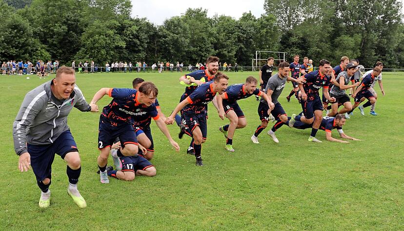 Bei der SGM K&uuml;nzelsau-Ingelfingen jubelte die SGM Mulfingen/Hollenbach vorzeitig &uuml;ber den Titelgewinn in der Kreisliga A3.
Foto: Kurt Gesper