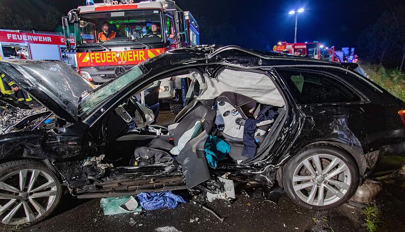Bei einem Verkehrsunfall auf der Autobahn 7 ist im August ein Ehepaar tödlich verletzt worden. (Archivbild) Bei einem Verkehrsunfall auf der Autobahn 7 ist im August ein Ehepaar tödlich verletzt worden. (Archivbild)