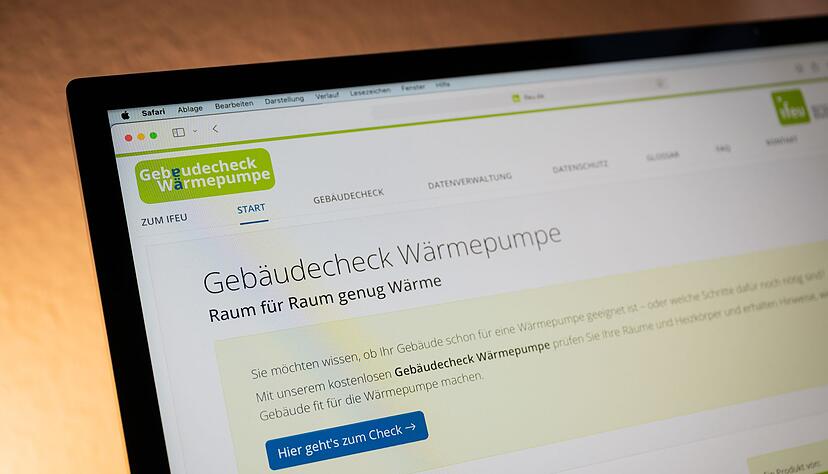 In wenigen Schritten zur Einschätzung: Der kostenlose «Gebäudecheck Wärmepumpe» zeigt, ob und mit welchen Maßnahmen ein Haus «wärmepumpenfähig» ist. In wenigen Schritten zur Einschätzung: Der kostenlose «Gebäudecheck Wärmepumpe» zeigt, ob und mit welchen Maßnahmen ein Haus «wärmepumpenfähig» ist.
