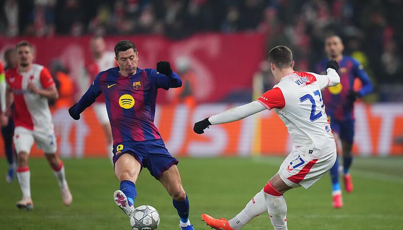 Robert Lewandowski stand in Barcelonas Startelf und traf direkt.