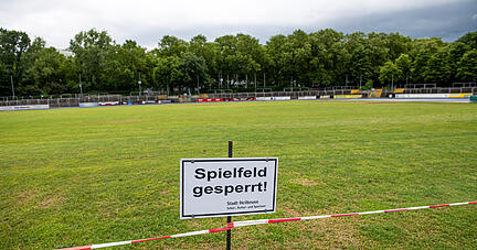 Rasen im Frankenstadion ist nach &Auml;rzte-Konzert ein Acker, Tartanbahn besch&auml;digt